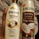 Lot de 2 produits Jergens Hydrating Coconut (Lait corporel et Gel douche)
