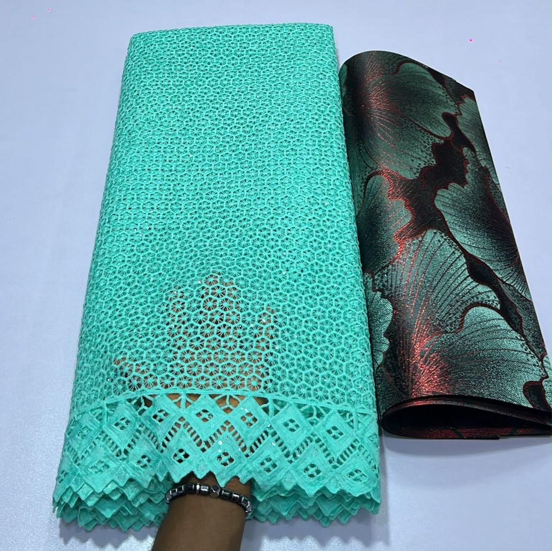 Ensemble de cérémonie en dentelle  pour femme