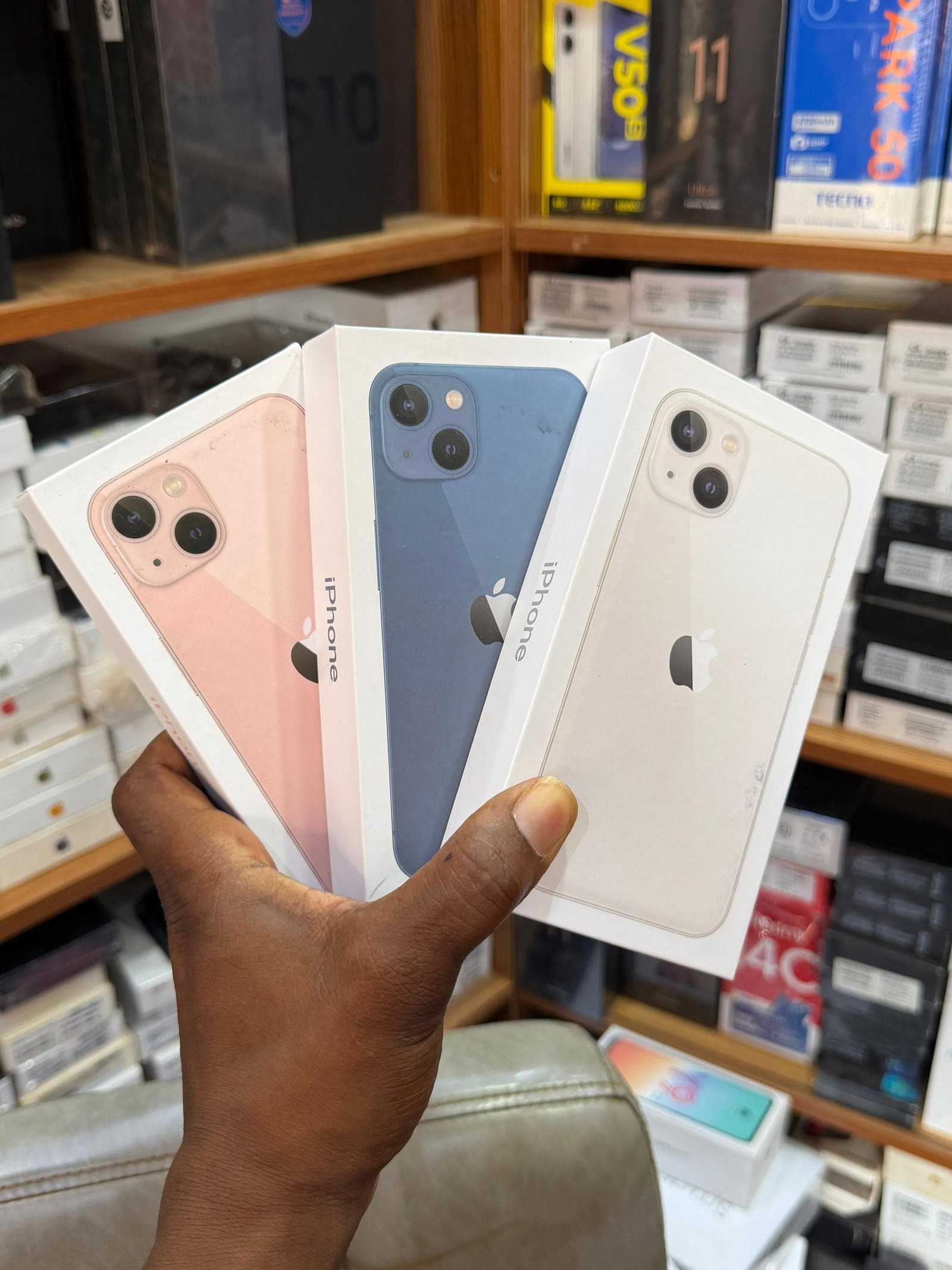 iPhone 13 Neuf (Plusieurs Couleurs)