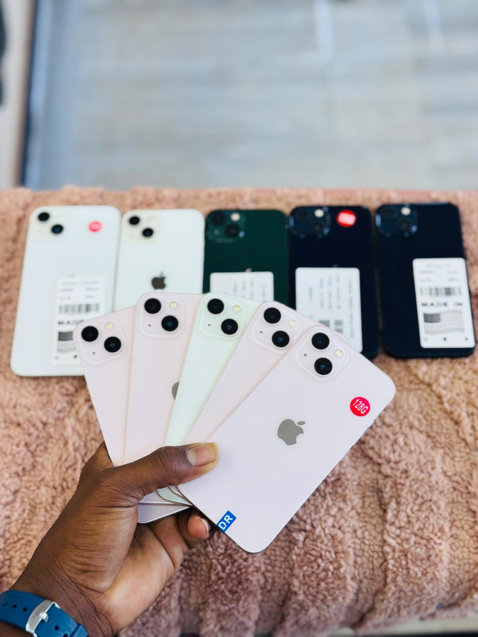 iPhone 13 Neuf (Plusieurs Couleurs)