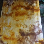 Pagne traditionnel kokodonda motif tie-dye marron et jaune