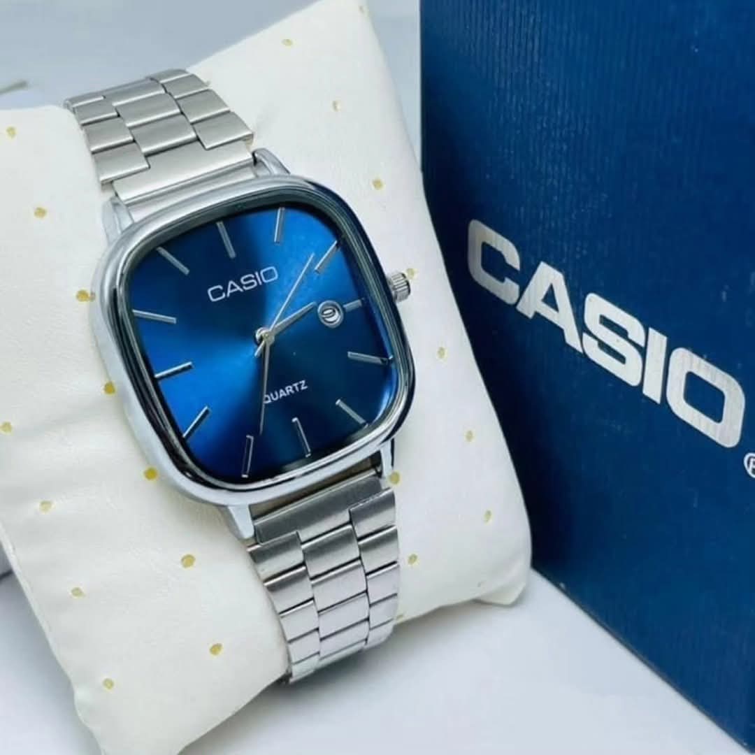 Montre Casio Quartz bracelet acier inoxydable cadran bleu