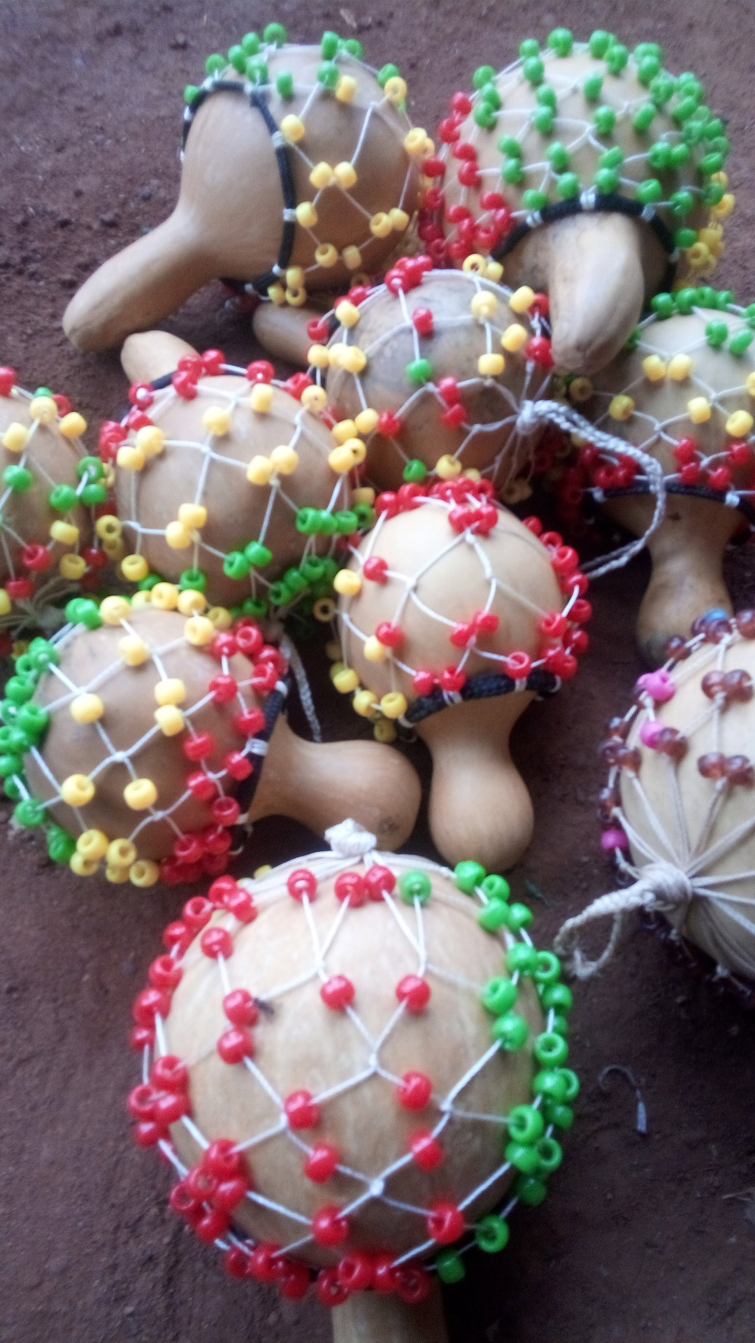 Calebasses décorées pour musique traditionnelle