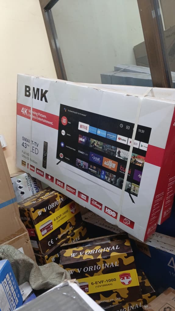 Téléviseur Smart TV BMK 43 pouces 4K LED