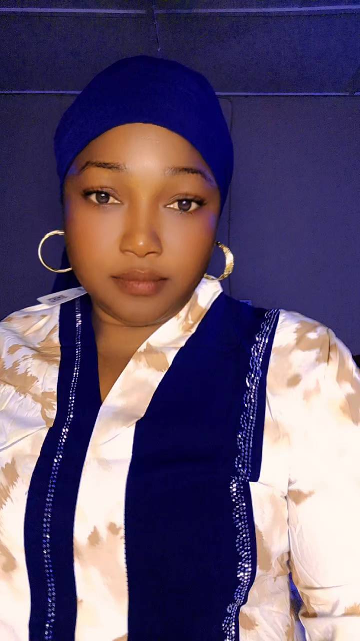 Ensemble tunique et foulard bleu et blanc