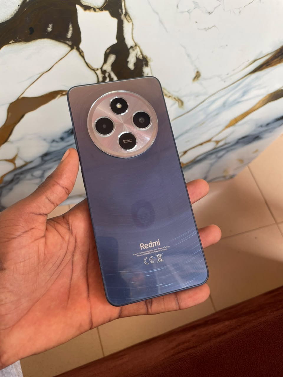 Téléphone mobile Redmi 14C avec triple appareil photo
